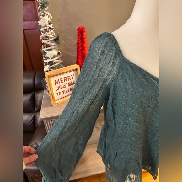 NWT LC Lauren Conrad Puff Sleeve Lace Peplum Blouse - Picture 4 of 9